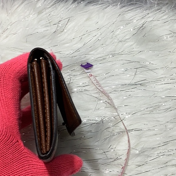 Louis Vuitton Brown Monogram Wallet Iconic Design - Picture 6 of 13